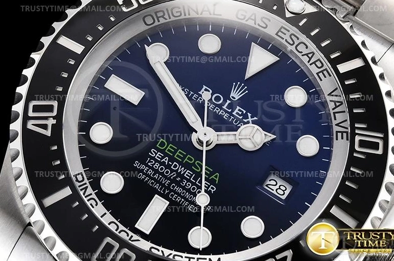 1114 ROLSD097A – Deep Sea Dweller Packable 1017